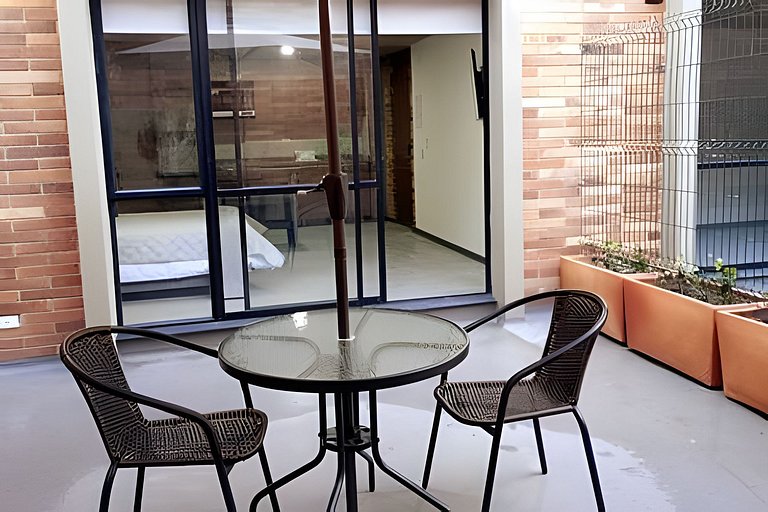 Lindo estudio con terraza privada