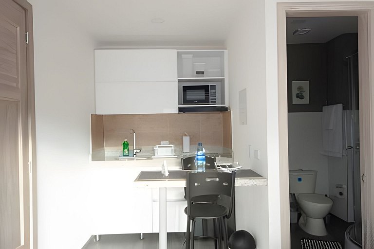 Estudio moderno en casa clasica Inglesa