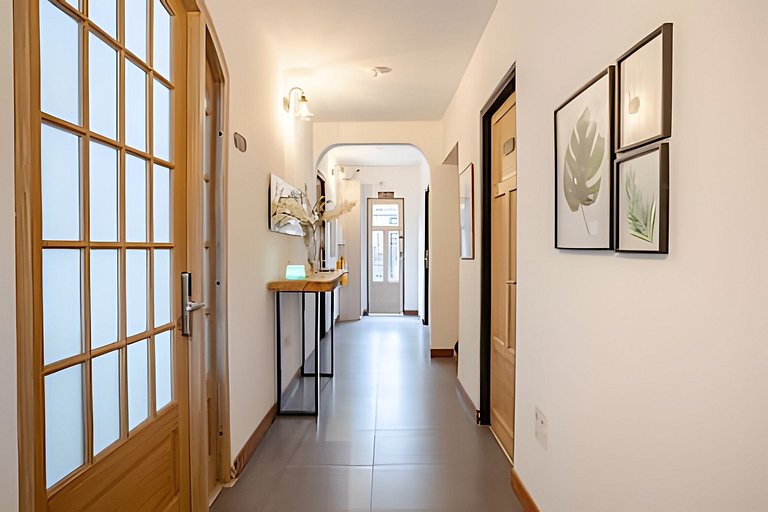 Estudio moderno en casa clasica Inglesa